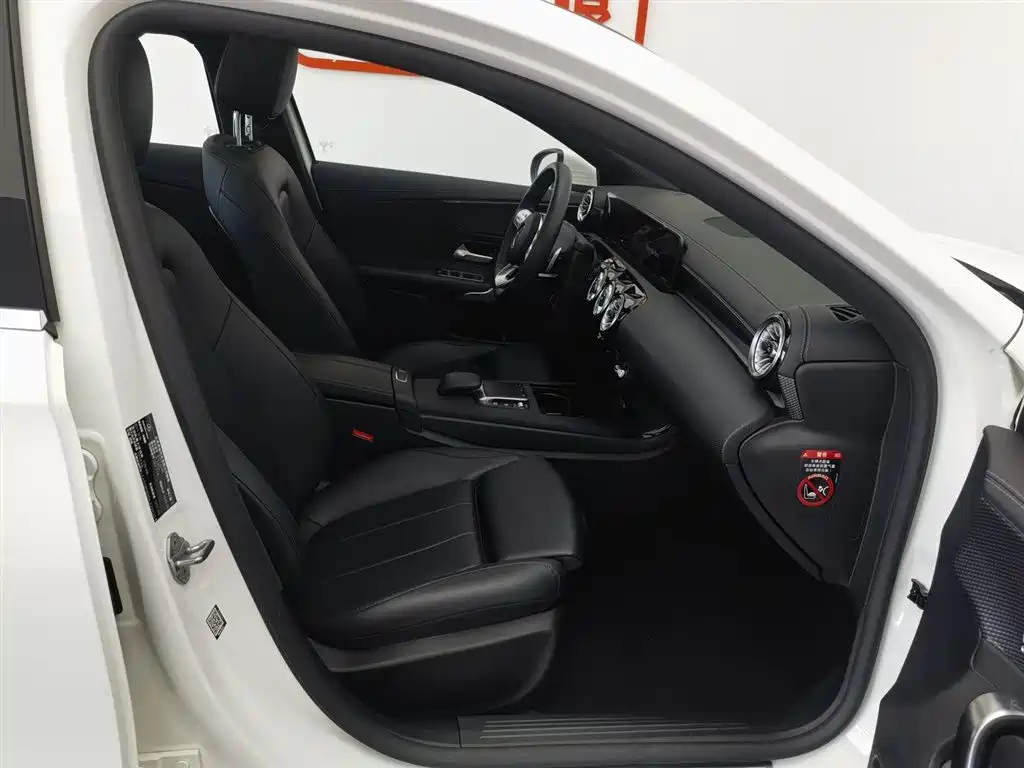 Mercedes-Benz A-Class 2022 — фото 23
