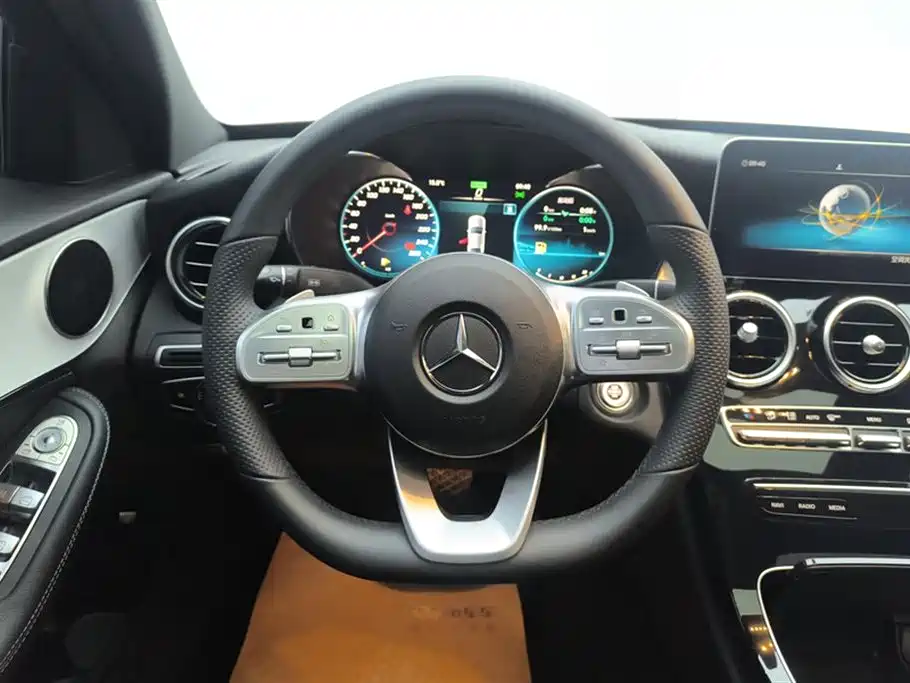 Mercedes-Benz C-Class 2020 — фото 15