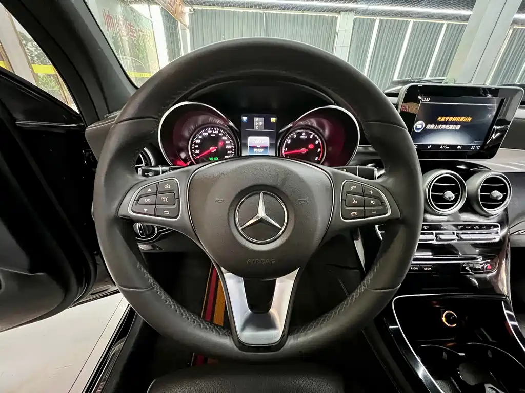Mercedes-Benz GLC 2017 — фото 11