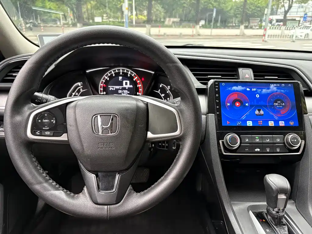 Honda Civic 2018 — фото 17