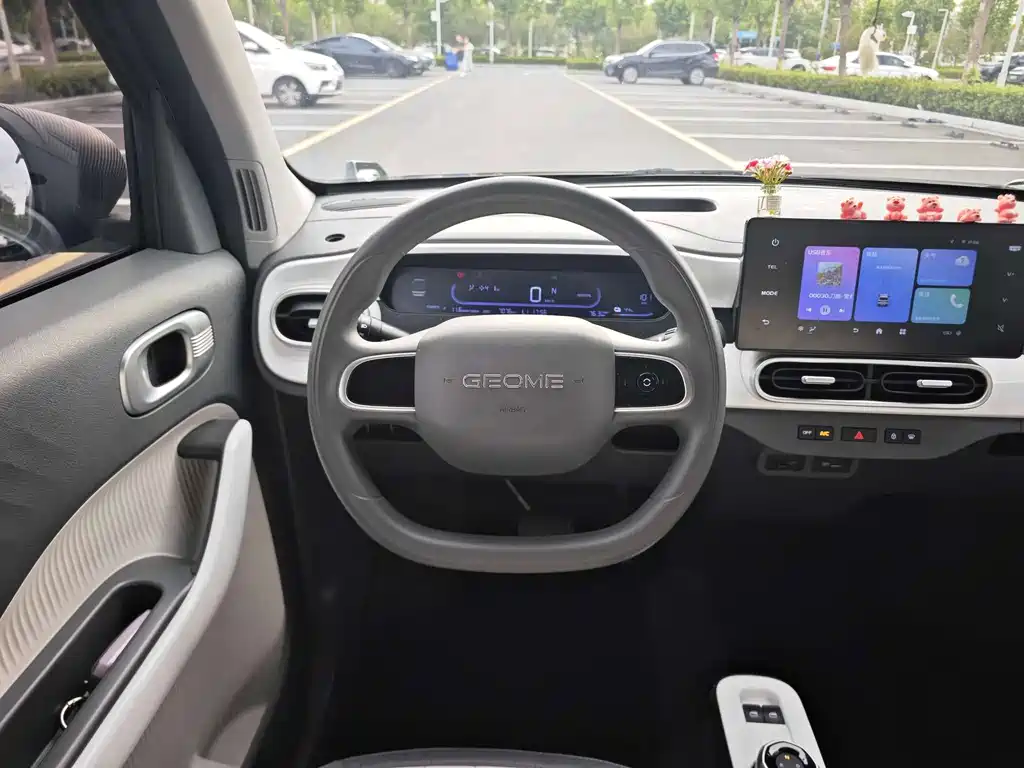 Geely Galaxy Panda 2025 — фото 12