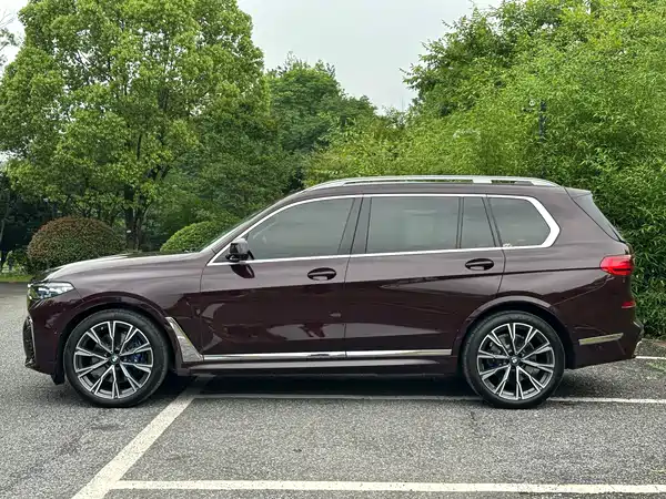 BMW X7 2021