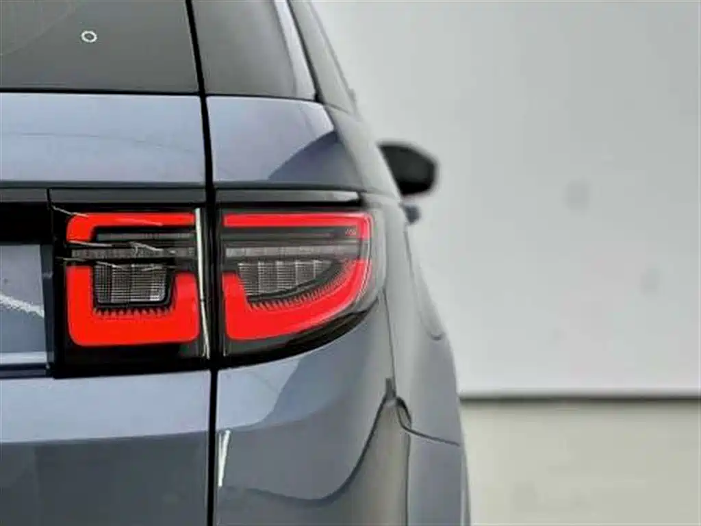 Land Rover Discovery Sport 2021