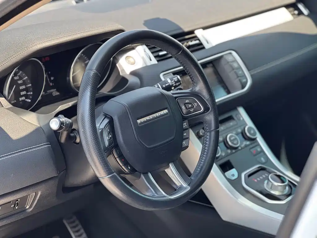 Land Rover Evoque 2016 — фото 11