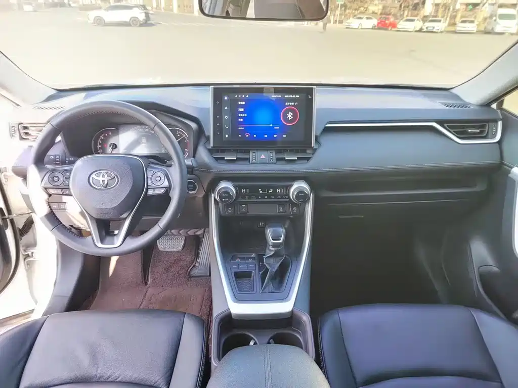 Toyota RAV4 2022 — фото 19