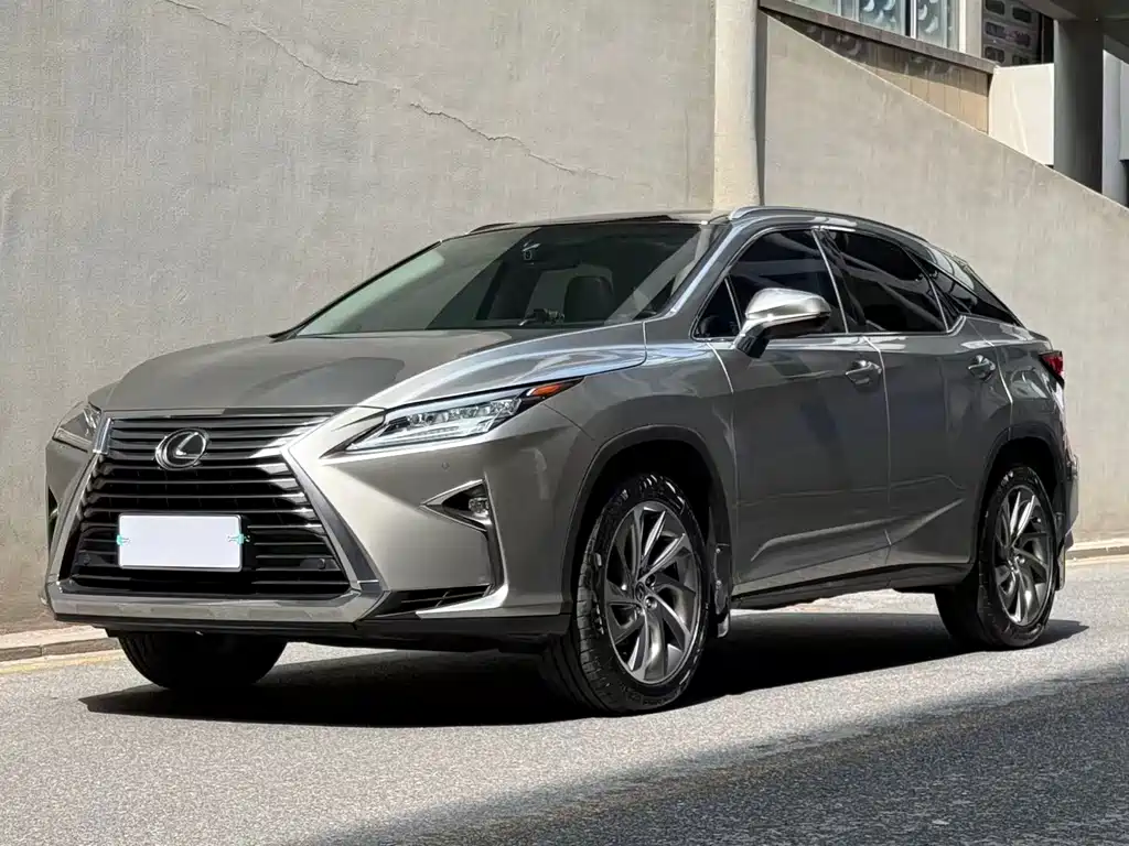 Lexus RX 2018 — фото 1