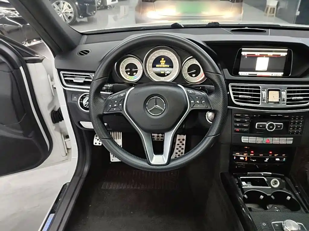 Mercedes-Benz E-Class 2014 — фото 11