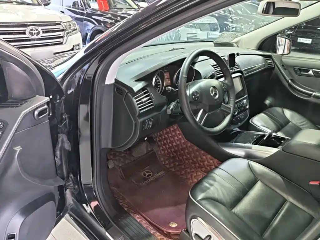 Mercedes-Benz R-Class 2017 — фото 16