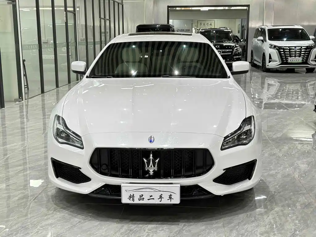 Maserati Quattroporte 2015 — фото 2
