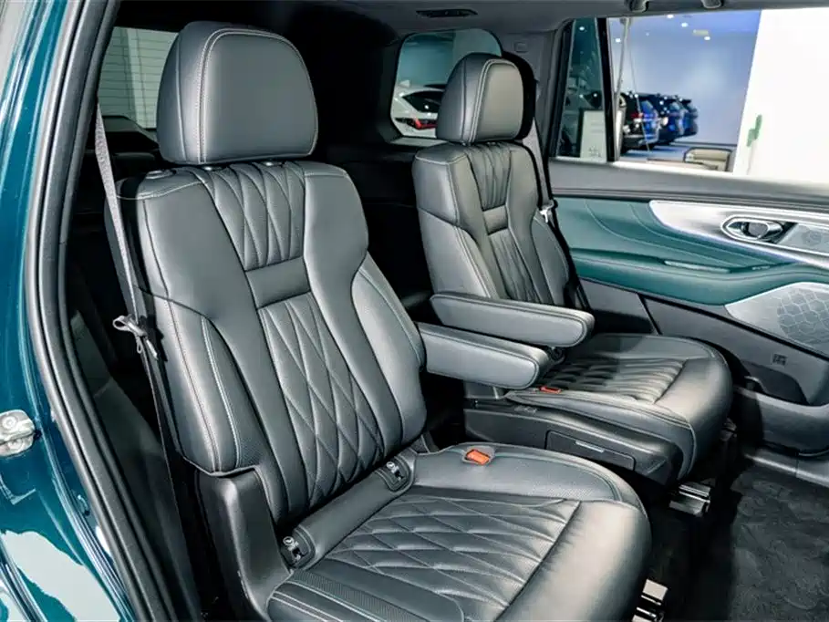 GAC Motor Trumpchi GS8 2022 — фото 23