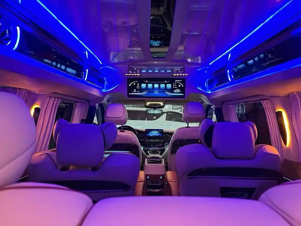 Mercedes-Benz V-Class 2022 — фото 7