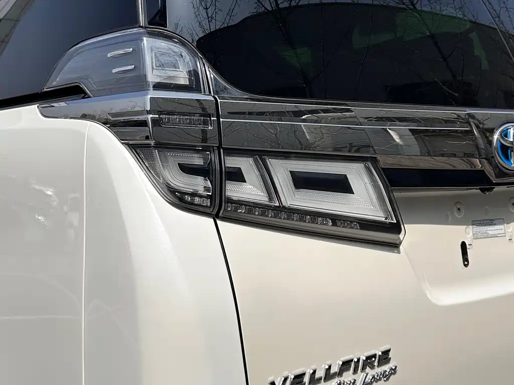 Toyota Vellfire 2021 — фото 11