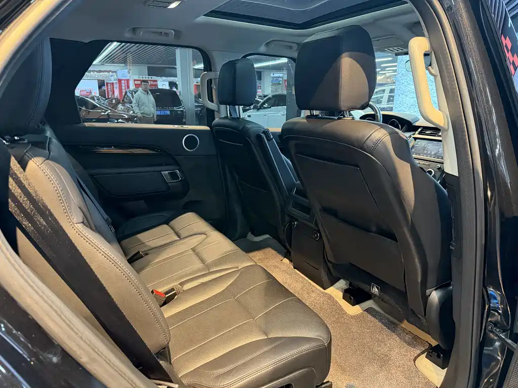 Land Rover Discovery 2019 — фото 14