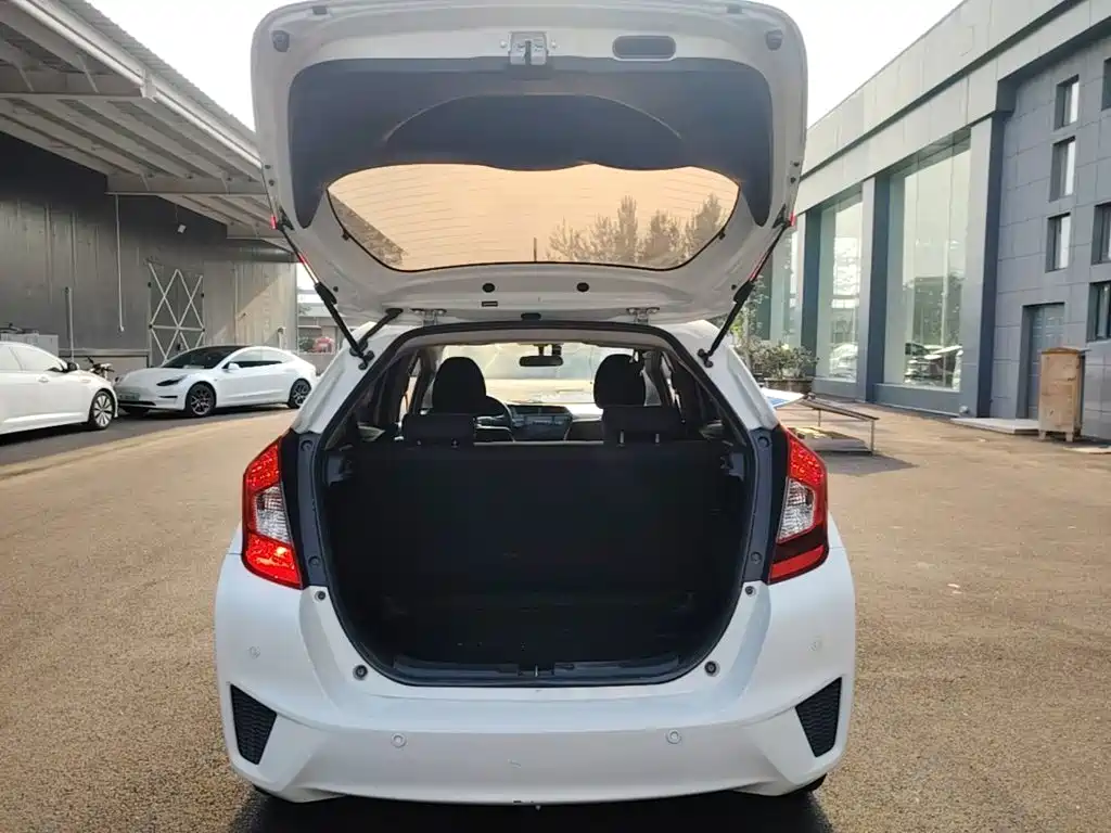 Honda Fit 2017 — фото 19