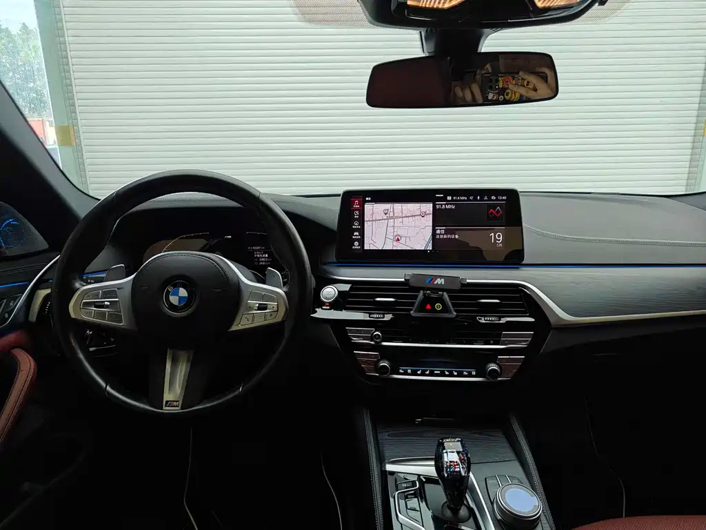 BMW 5 Series 2023 — фото 11