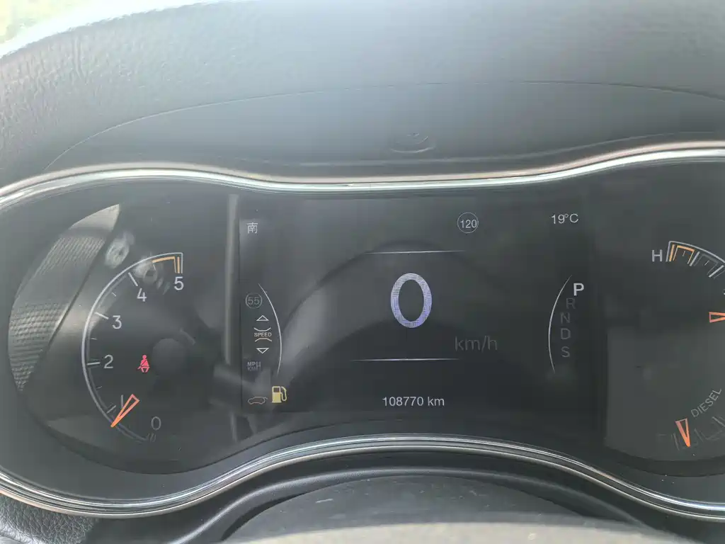 Jeep Grand Cherokee 2015 — фото 25