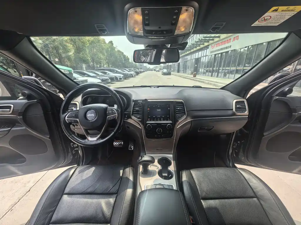 Jeep Grand Cherokee 2015 — фото 20