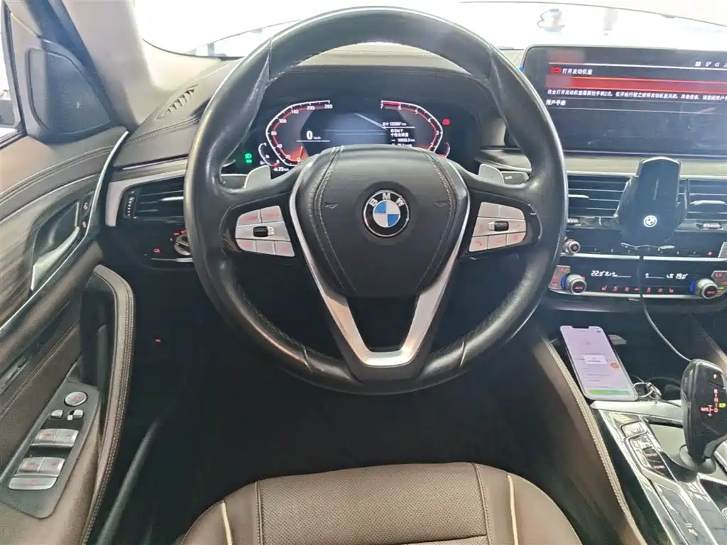 BMW 5 Series 2021 — фото 11