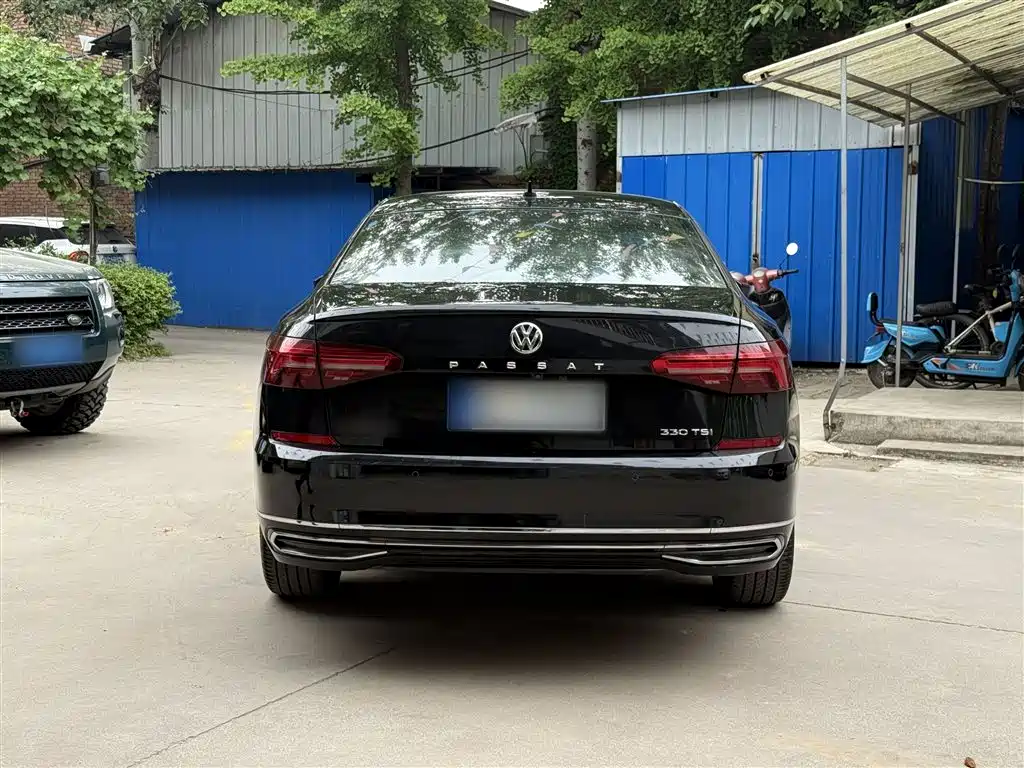 Volkswagen Passat 2020 — фото 25