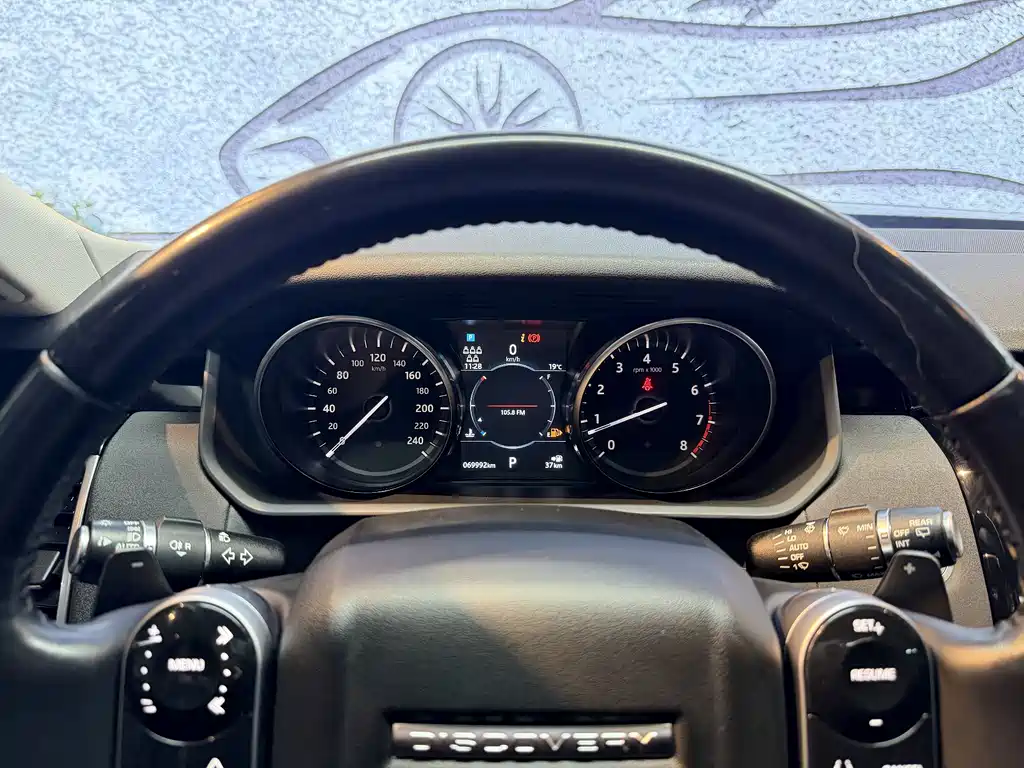 Land Rover Discovery 2019 — фото 12