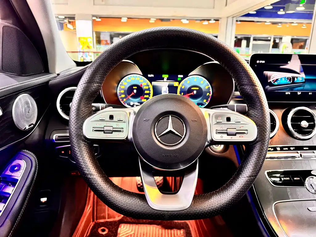 Mercedes-Benz C-Class 2020 — фото 17