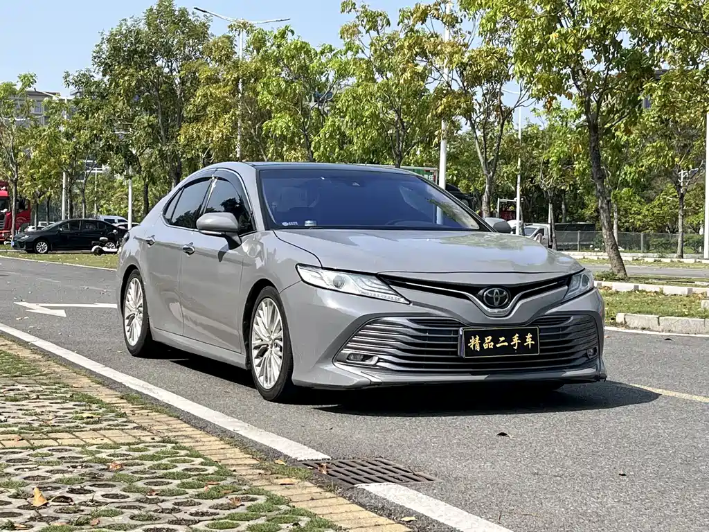 Toyota Camry 2018 — фото 3