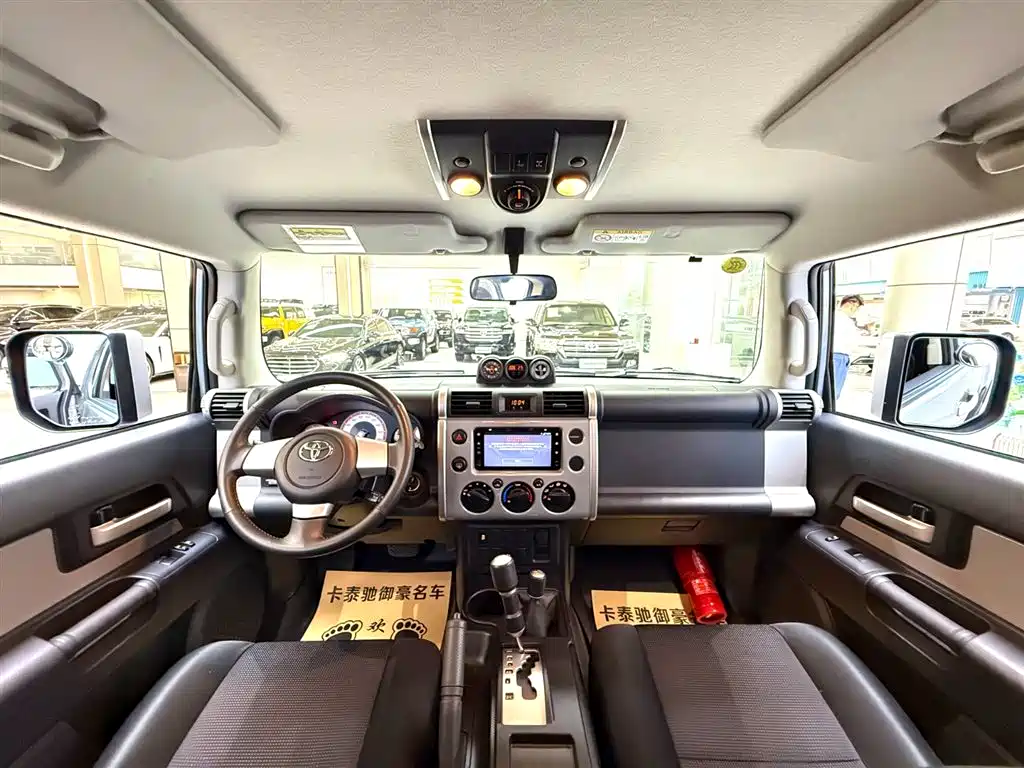 Toyota FJ Cruiser 2019 — фото 12