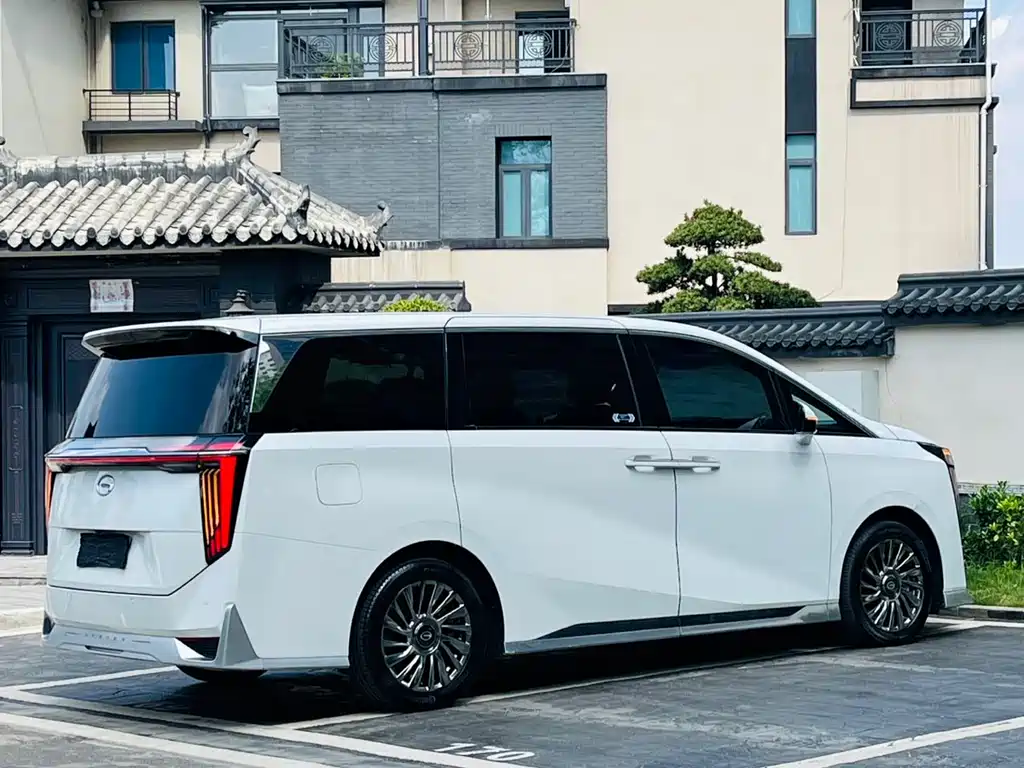 GAC Motor Trumpchi M8 2023 — фото 6