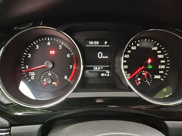 Volkswagen Sagitar 2016