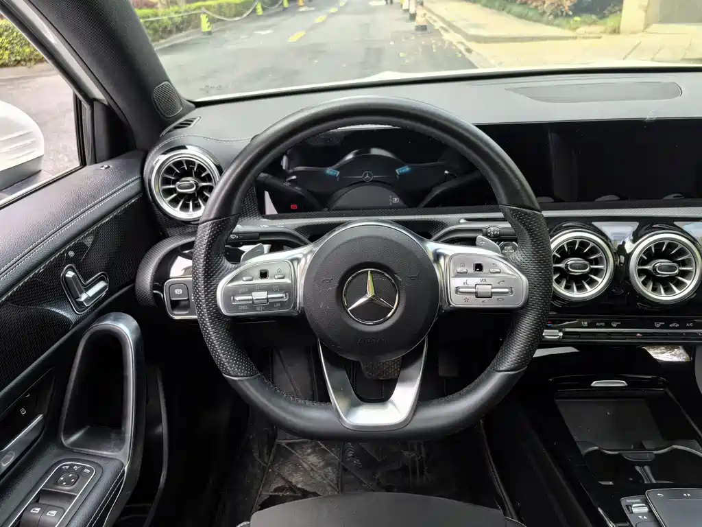 Mercedes-Benz A-Class 2021 — фото 11
