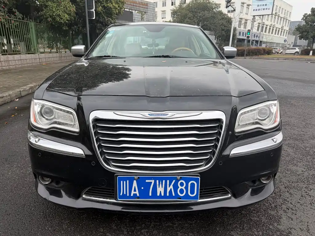 Chrysler 300C 2014 — фото 2