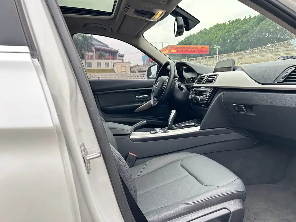 BMW 3 Series 2015 — фото 18