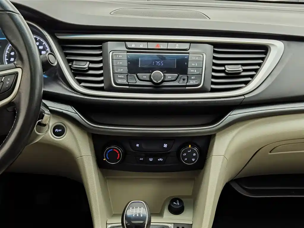 Buick Excelle 2018 — фото 12