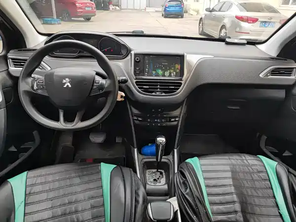 Peugeot 2008 2015