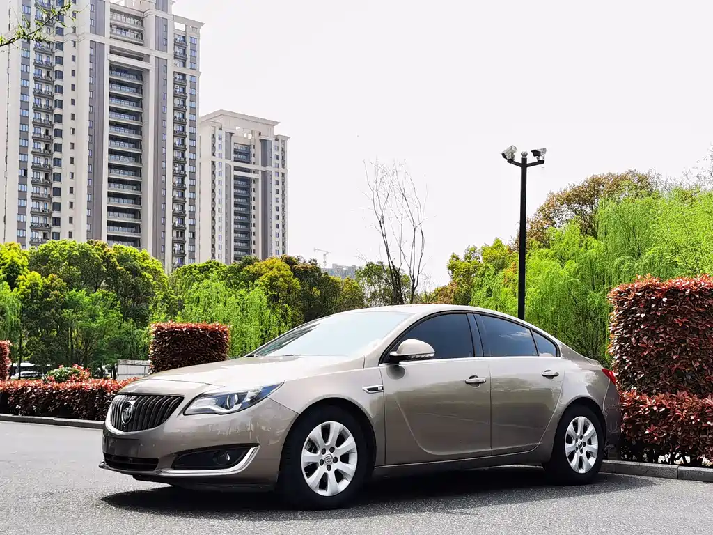 Buick Regal 2014 — фото 1