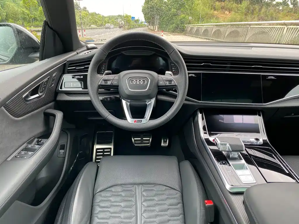 Audi RS Q8 2025 — фото 8