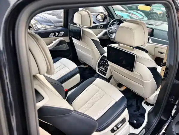BMW X7 2023