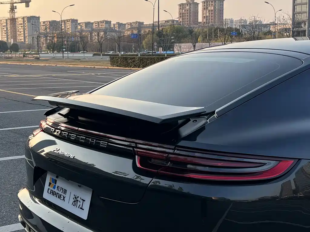 Porsche Panamera 2019 — фото 20