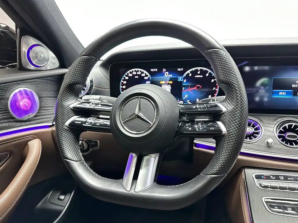 Mercedes-Benz E-Class 2022 — фото 20