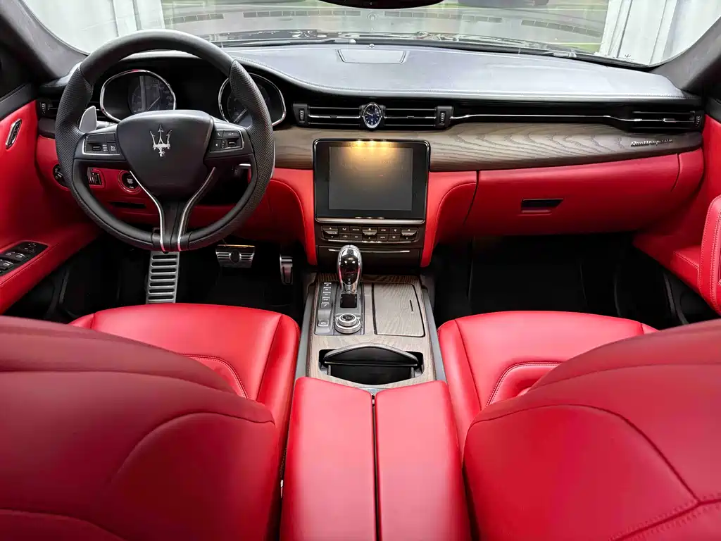 Maserati Quattroporte 2019 — фото 11
