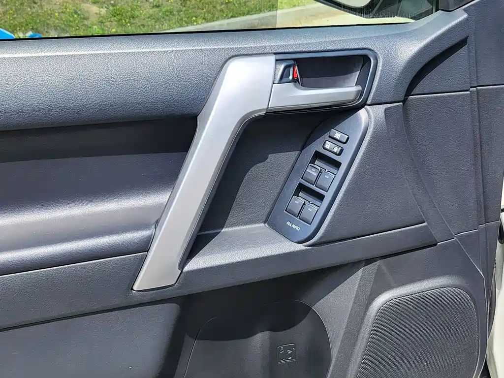 Toyota Prado 2019 — фото 11