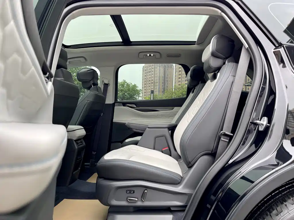 Ford Edge 2024 — фото 11