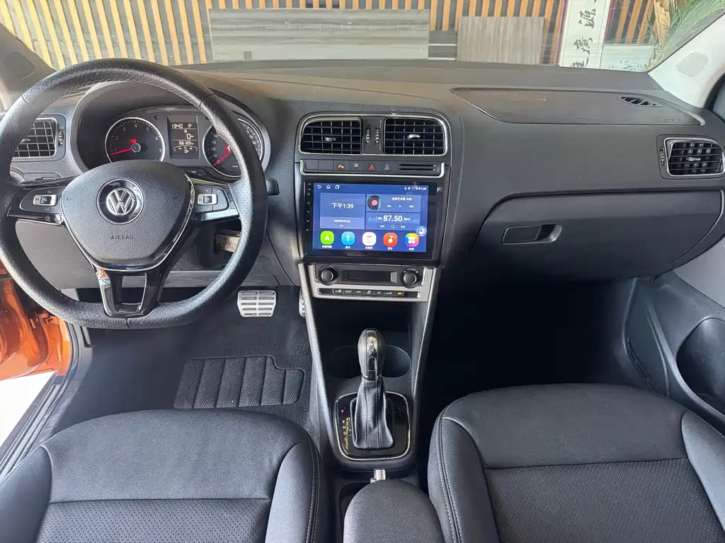 Volkswagen Polo 2015