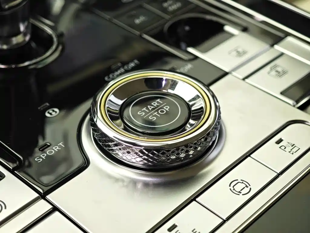 Bentley Flying Spur PHEV 2025 — фото 13