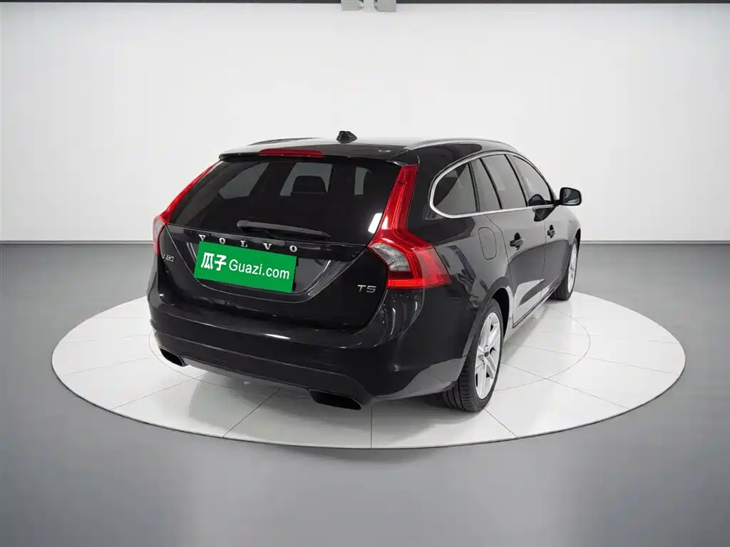 Volvo V60 2014 — фото 5