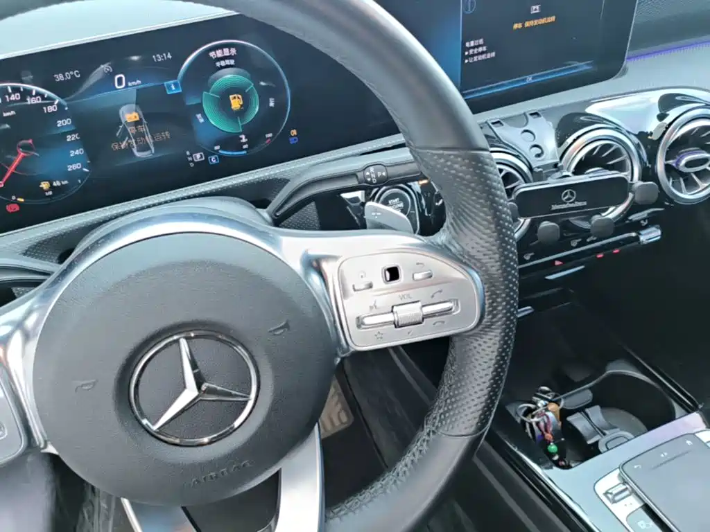 Mercedes-Benz A-Class 2020 — фото 14