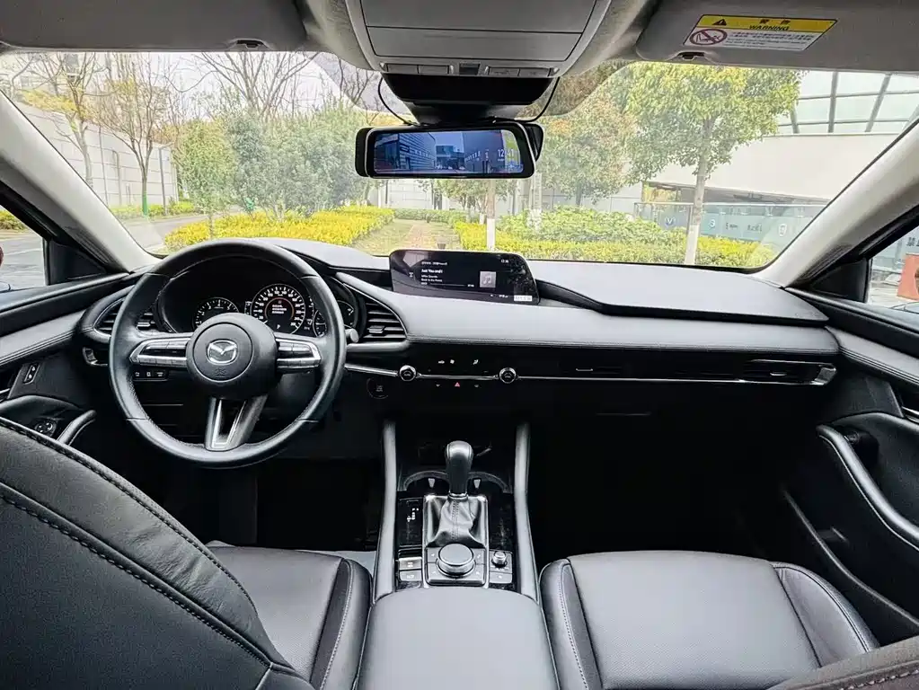 Mazda 3 Axela 2019 — фото 14