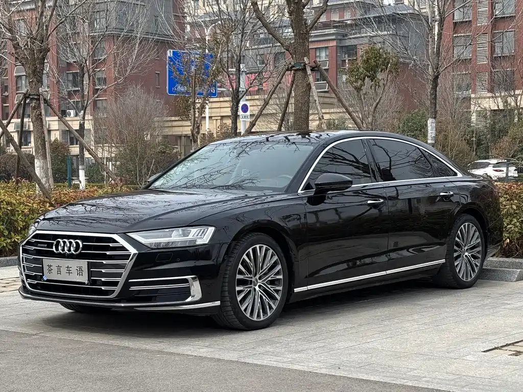 Audi A8 2020 — фото 1