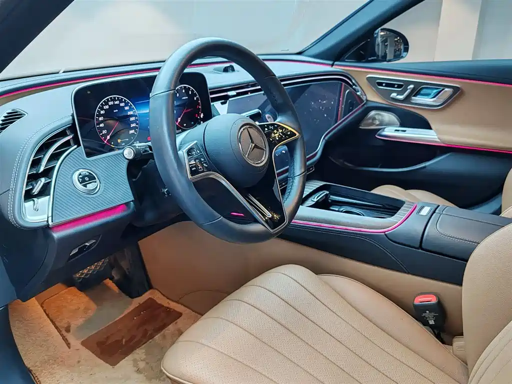 Mercedes-Benz E-Class 2025 — фото 14