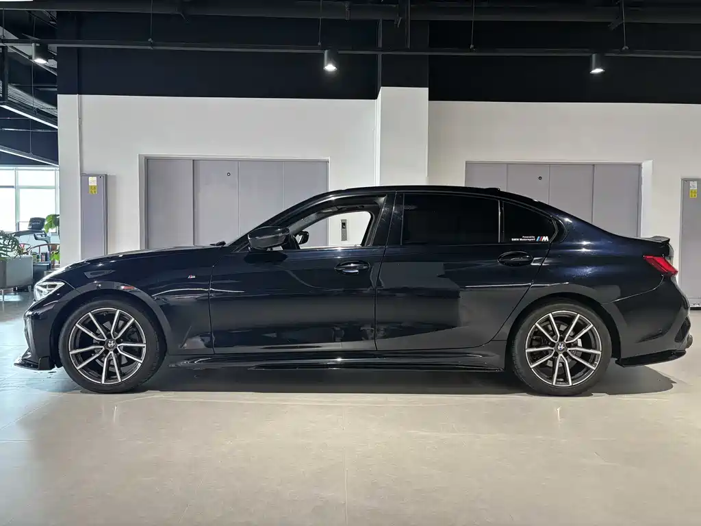 BMW 3 Series 2021